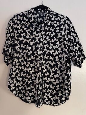 Fritzi Black Shirt White Bow Print Blouse Vtg 70-80’s Short Sleeve Light Weight